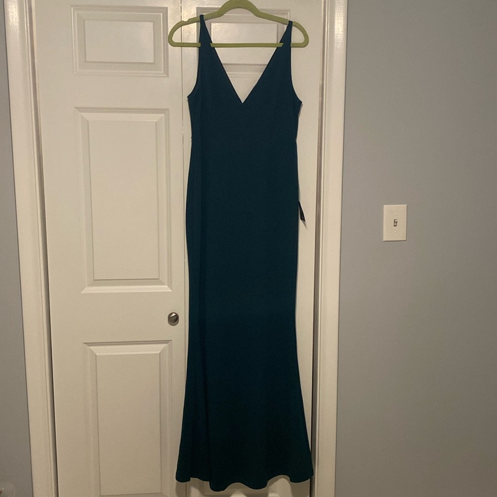 Lulus NWT Gown